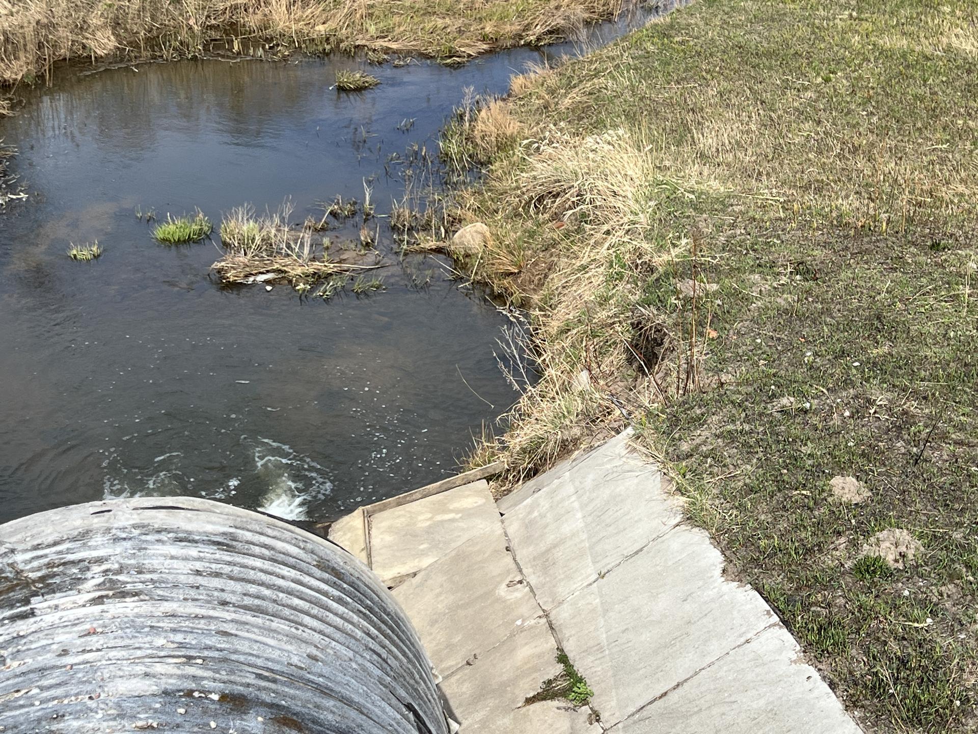 Подмыв в районе водопропускной трубы